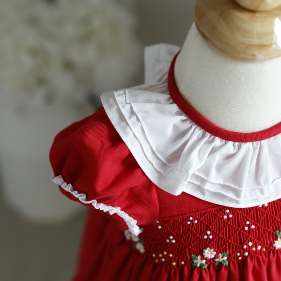 Red Dress Smocked Luli & Me Traditional Style Seasonal Portrait Party LIKE NEW - Picture 2 of 5